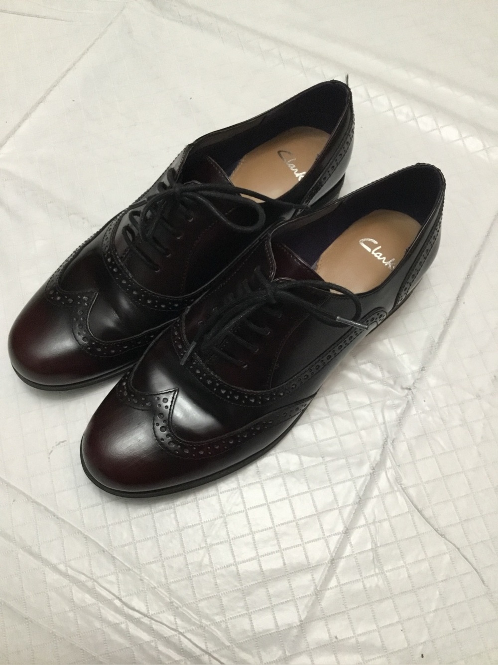 Clarks Men's Brown Leather Wingtip Derby Oxfords Brogue Detail Size 8